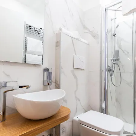 Cavour Lr Collection Konukevi 4*