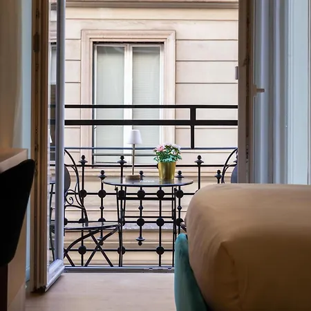 Konukevi Cavour Lr Collection 4*