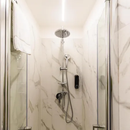 Cavour Lr Collection