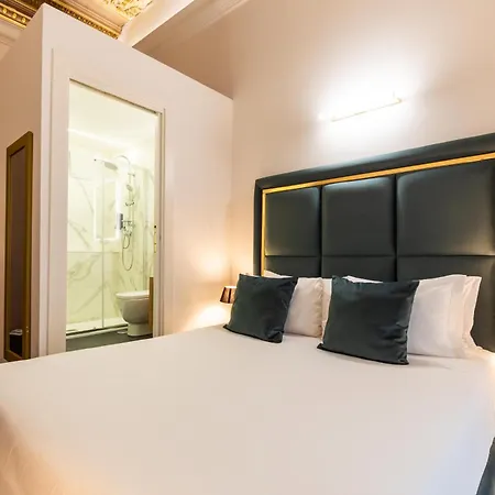 Pensión Cavour Lr Collection