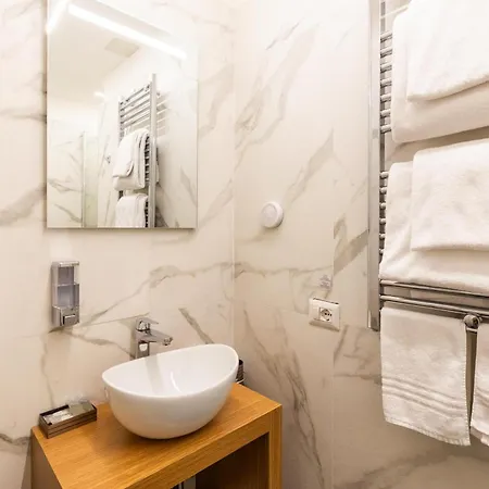 Πανσιόν Cavour Luxury - Lr Collection